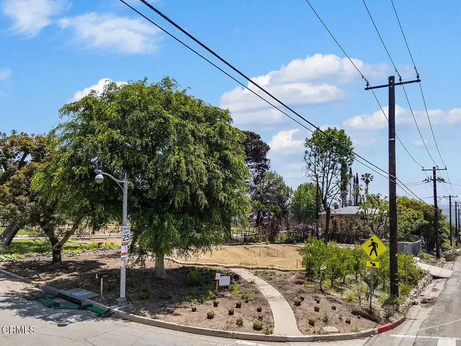 900 E Mount Curve Ave, Altadena, CA 91001 - Image #3