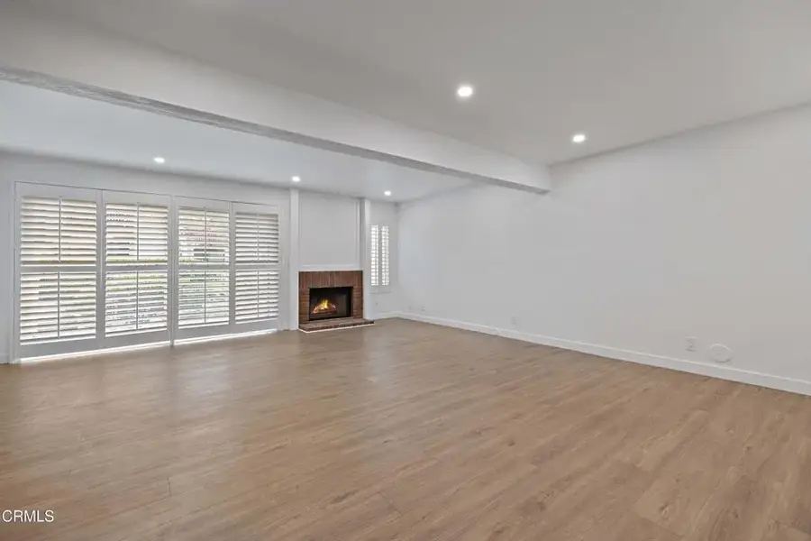 5720 Owensmouth Avenue #125, Woodland Hills, CA 91367 - Image #2