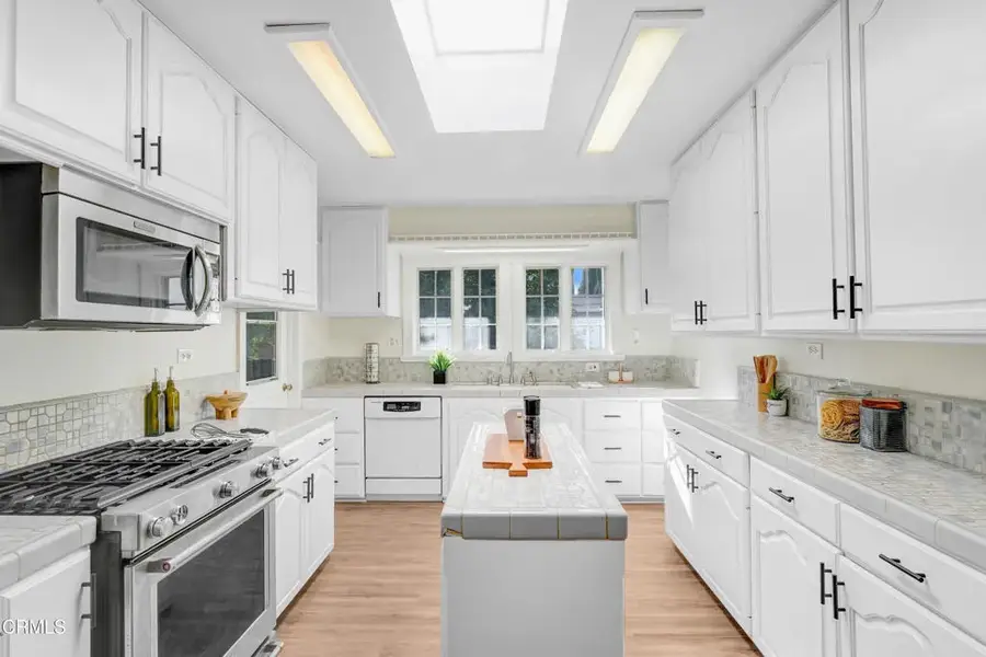 907 N Stoneman Avenue, Alhambra, CA 91801 - Image #3