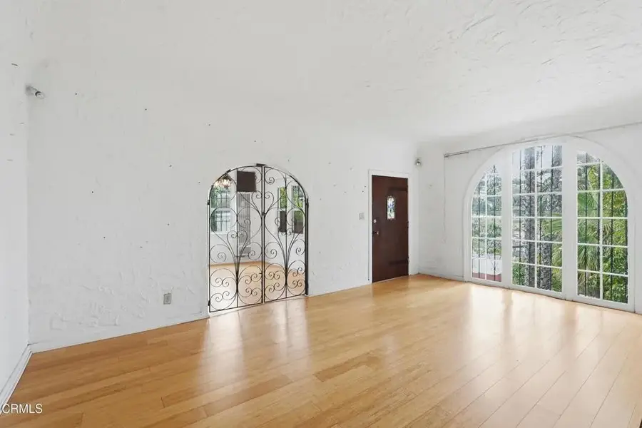 3911 De Longpre Avenue, Los Angeles, CA 90027 - #2