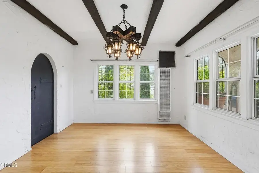 3911 De Longpre Avenue, Los Angeles, CA 90027 - #3