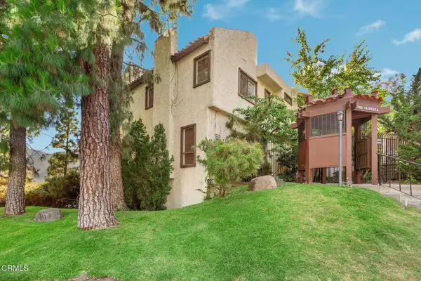 3200 Fairesta Street #16, Glendale, CA 91214