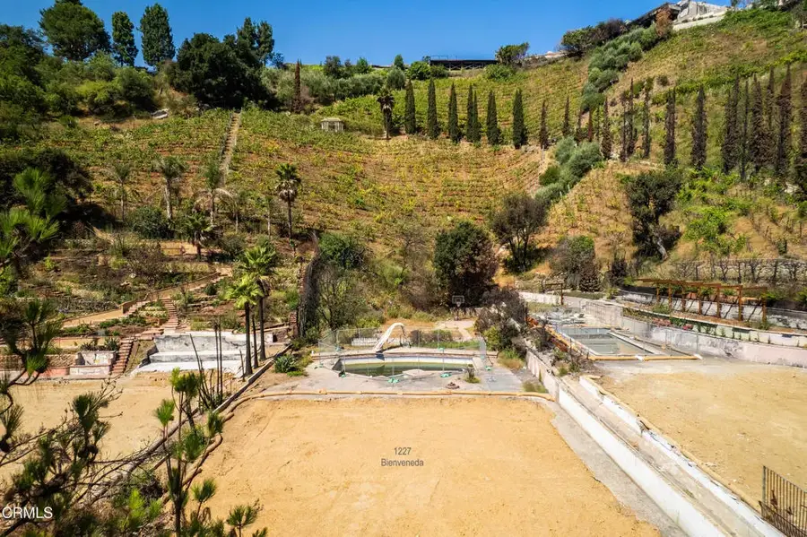 1227 Bienveneda, Pacific Palisades, CA 90272 - #2