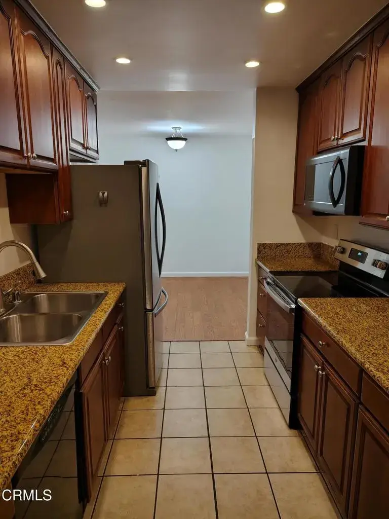 18307 Burbank #51, Tarzana, CA 91356 - #2