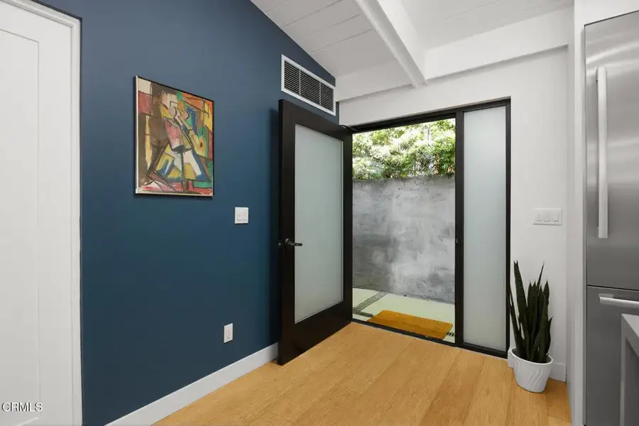3902 Sunset Drive, Los Angeles, CA 90027 - #3