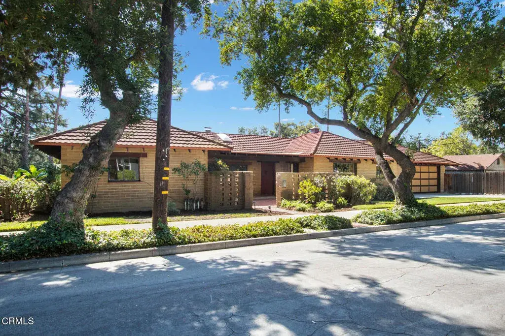 999 N Chester Avenue, Pasadena, CA 91104 - #1
