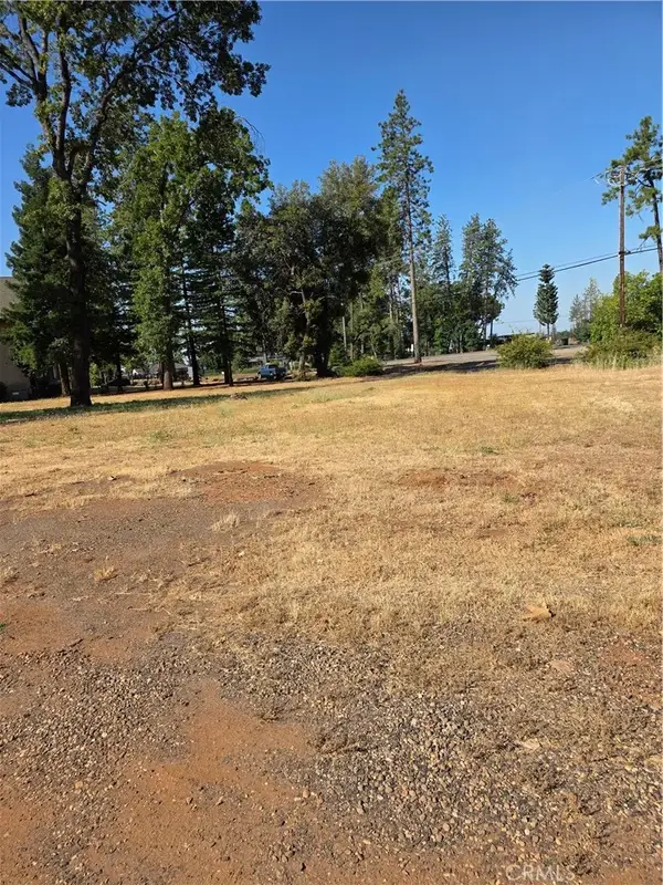 1906 Feather River, Paradise, CA 95969