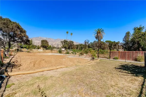 95 E Calaveras, Altadena, CA 91001