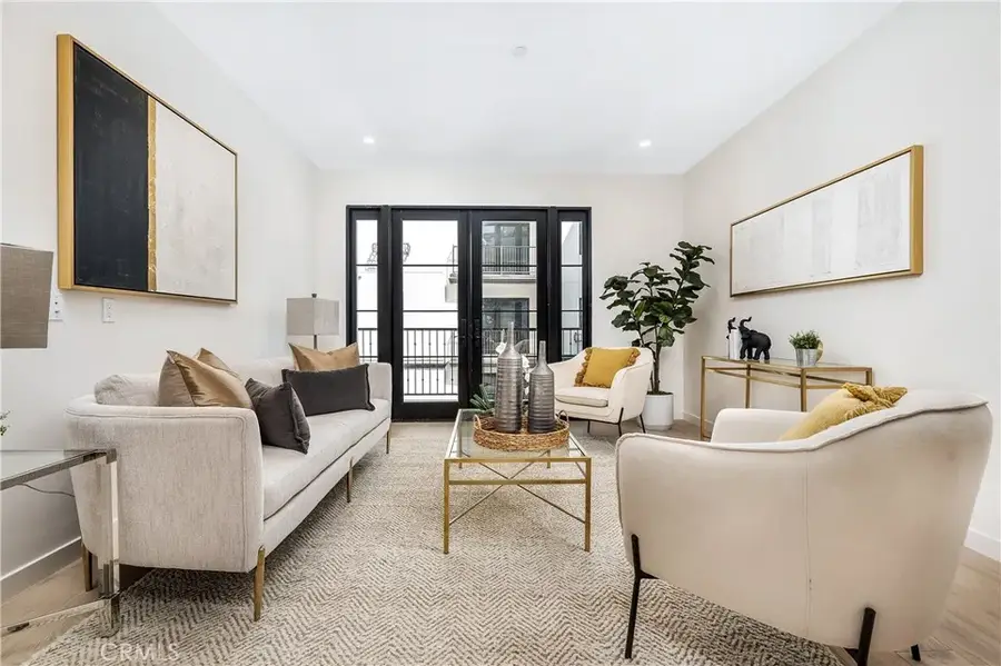 1333 S Orange Grove Avenue #201, Los Angeles, CA 90019 - Image #2