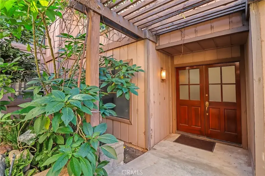 33 Northwoods Lane, La Crescenta, CA 91214 - Image #2