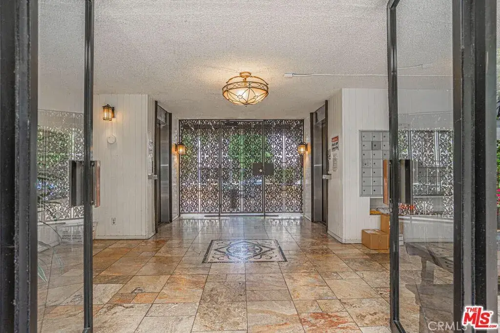 Address Withheld By Seller, Los Angeles, CA 90020 - #1
