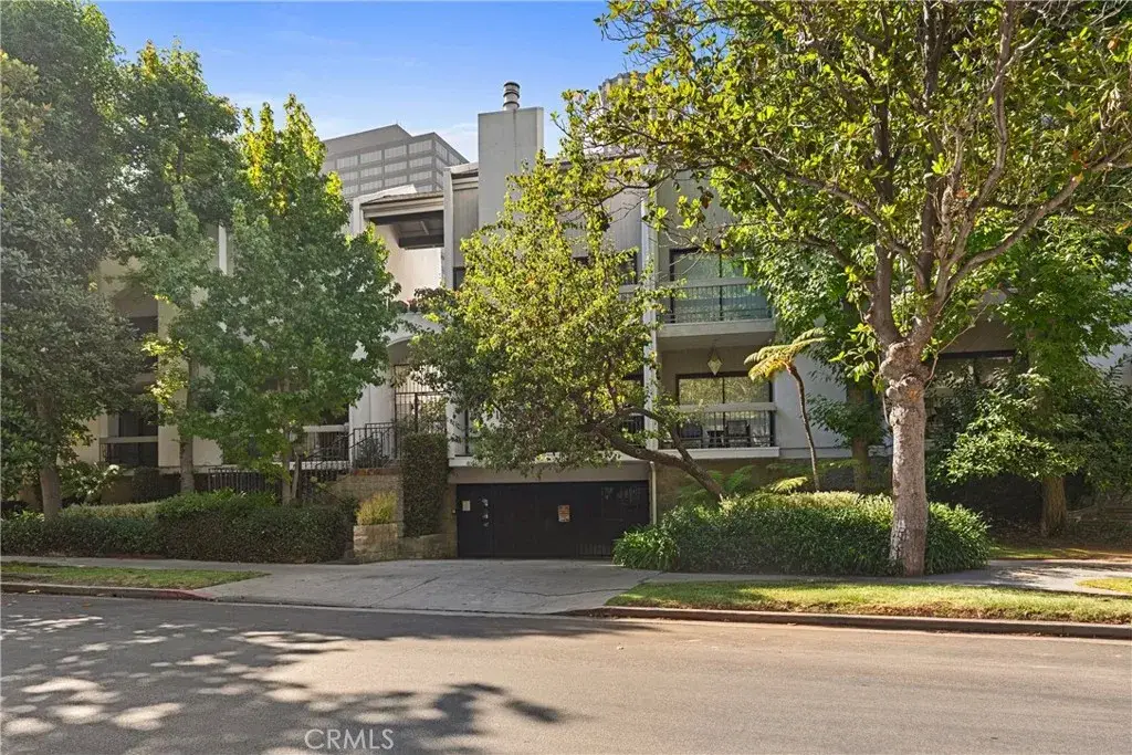 10933 Wellworth Avenue #10, Los Angeles, CA 90024 - #1