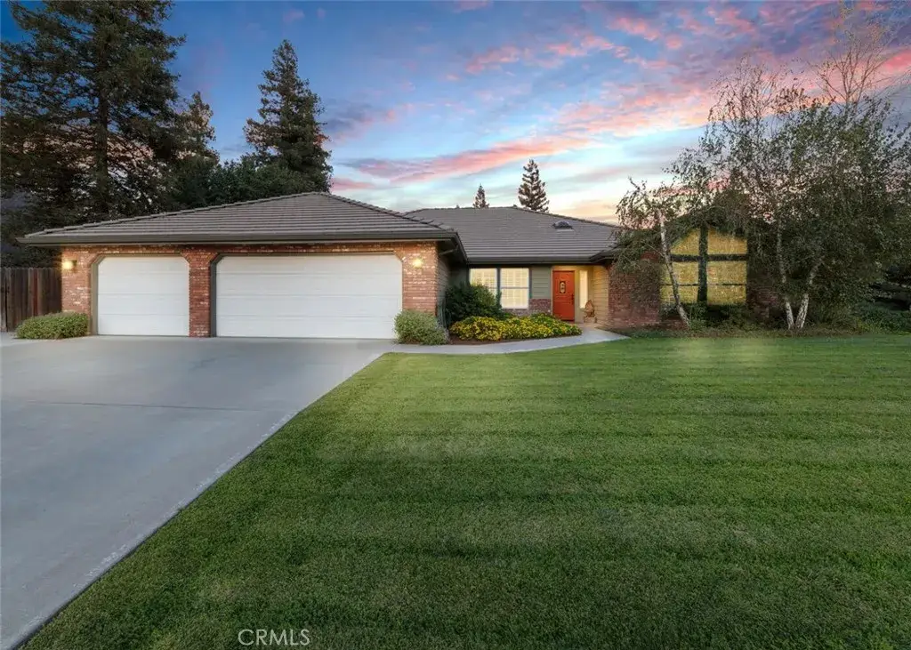 685 E Chevy Chase Drive, Tulare, CA 93274 - Image #1