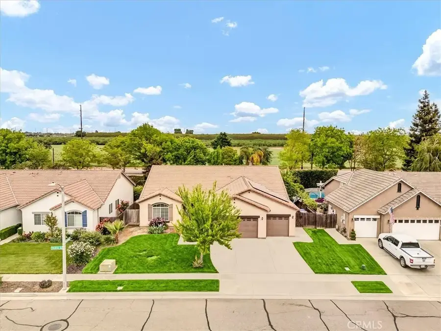 3000 S Arkle Street, Visalia, CA 93292 - #2