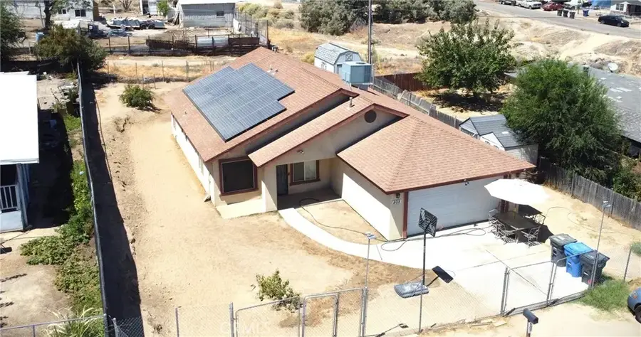 505 Lierly Avenue, Taft, CA 93268 - Image #2