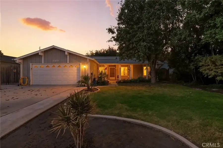 1927 S Chinowth Street, Visalia, CA 93277 - Image #2