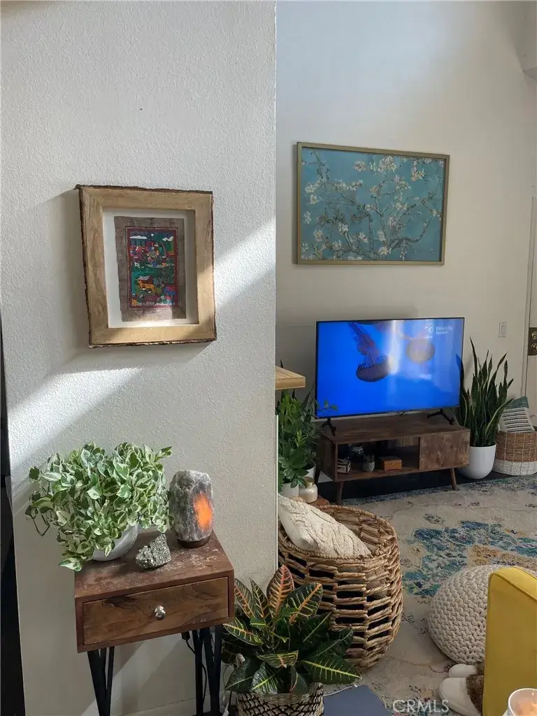 8221 Langdon #204, Van Nuys, CA 91406 - Image #2