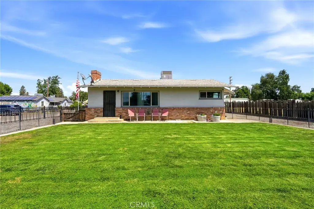 4007 W Myrtle Avenue, Visalia, CA 93277 - #1
