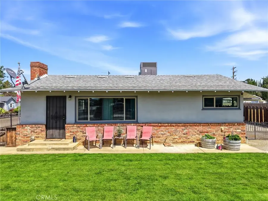 4007 W Myrtle Avenue, Visalia, CA 93277 - #3