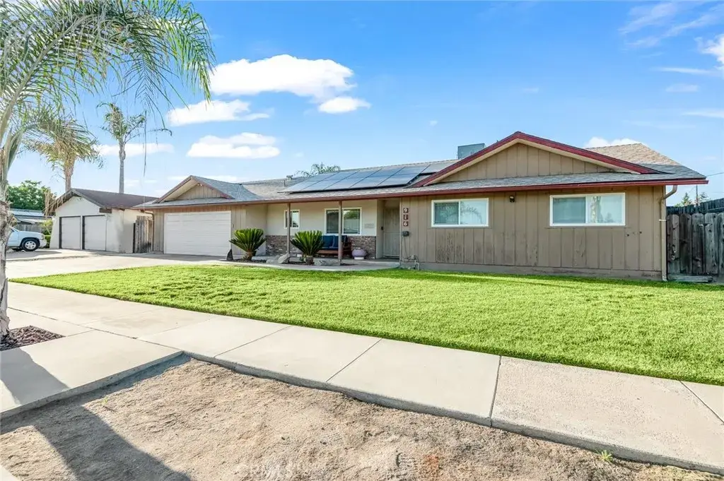 916 E Royal Ann, Tulare, CA 93274 - #1