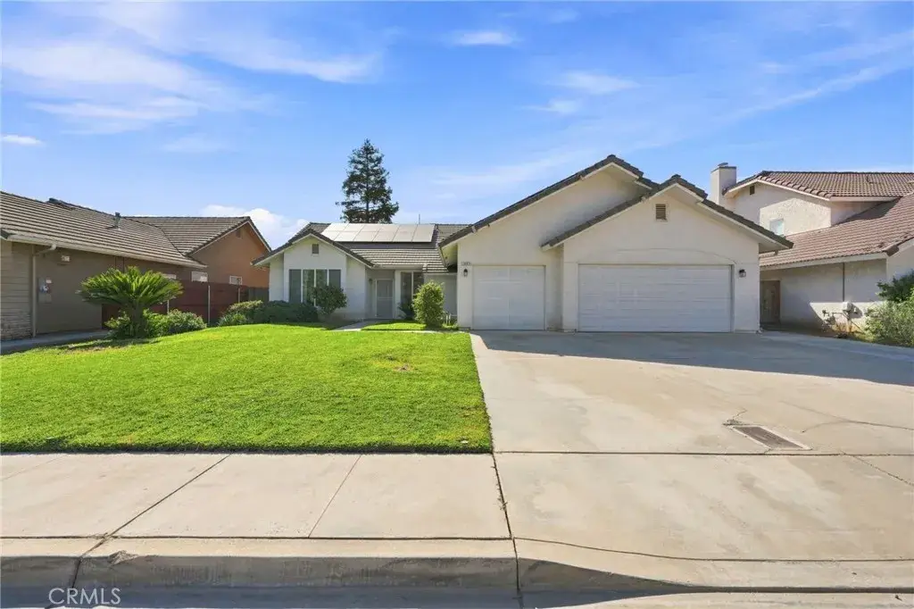 1601 N Eaton, Dinuba, CA 93618 - #1