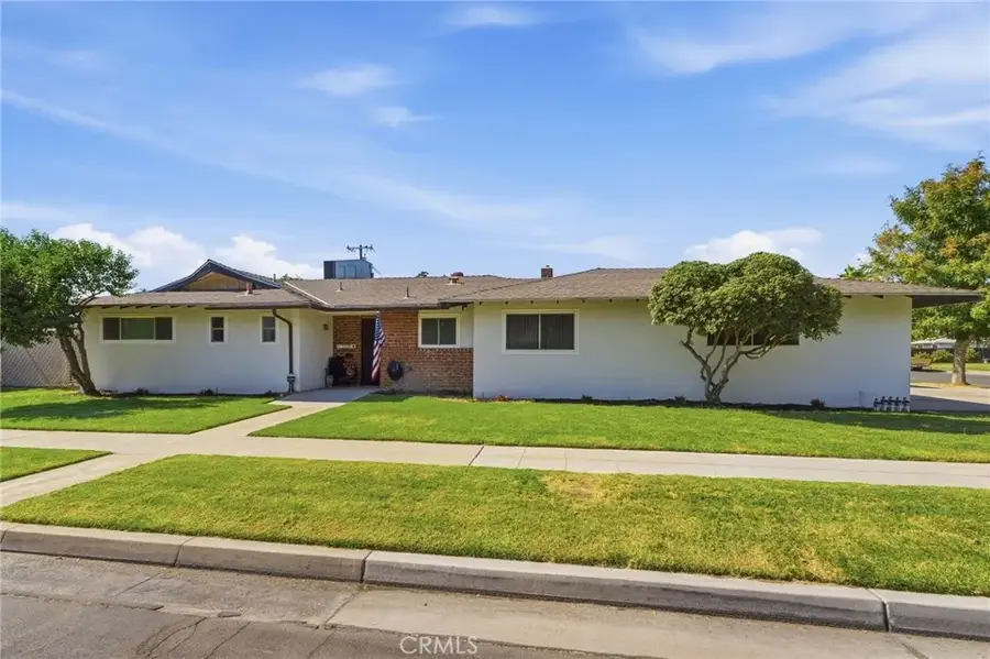 3985 N Tollhouse Road, Fresno, CA 93726 - #3