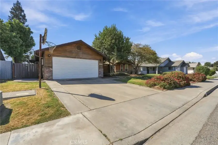 2149 W Della, Porterville, CA 93257 - #3
