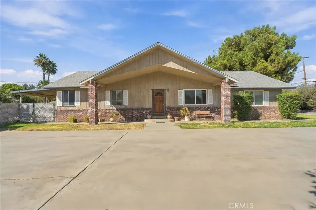 2143 W Linda Vista Avenue, Porterville, CA 93257 - #1