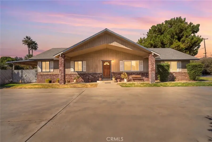 2143 W Linda Vista Avenue, Porterville, CA 93257 - #2