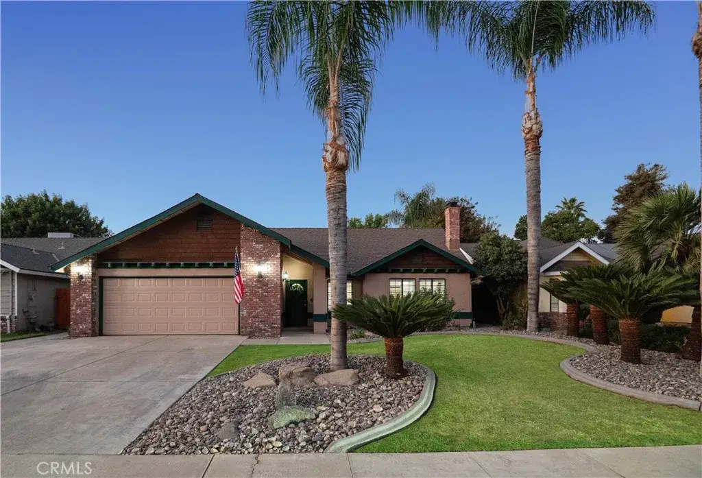 2824 W Hemlock Court, Visalia, CA 93277 - #1