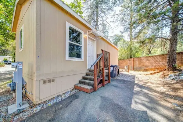 12125 Lake #61, Redding, CA 96003
