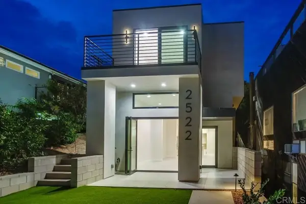 2522 Chalcedony St, Pacific Beach (san Diego), CA 92109