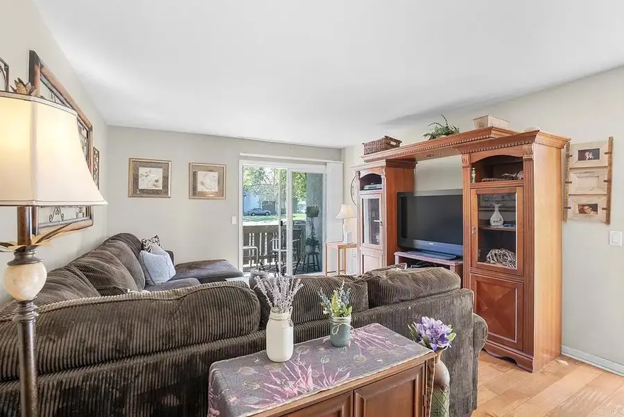 2536 White Oak Place #1, Escondido, CA 92027 - Image #2