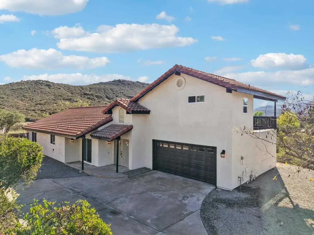 24485 Del Amo Road, Ramona, CA 92065 - Image #1