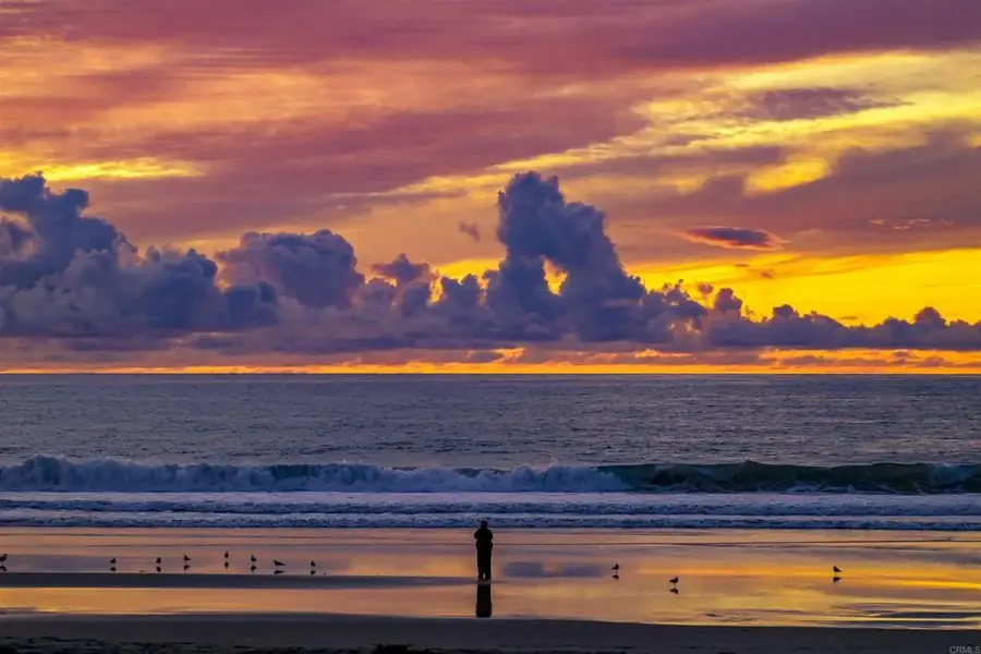 725 Redondo Court #27, San Diego, CA 92109 - Image #3