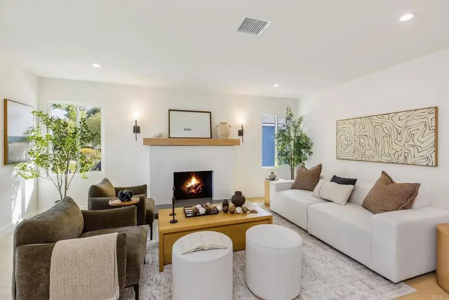 14362 Collins St, Sherman Oaks, CA 91401 - Image #2
