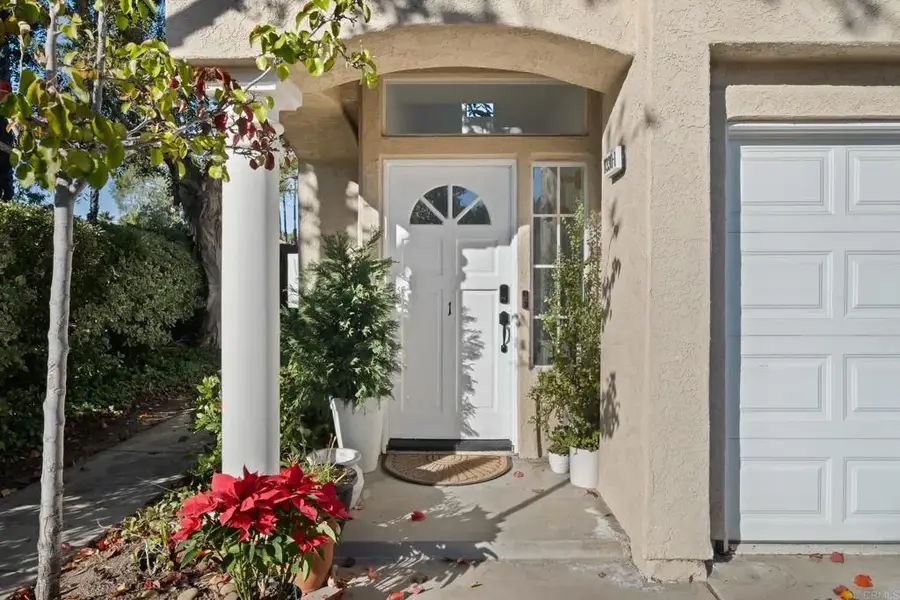 11330 Camino Playa Cancun, San Diego, CA 92124 - #3