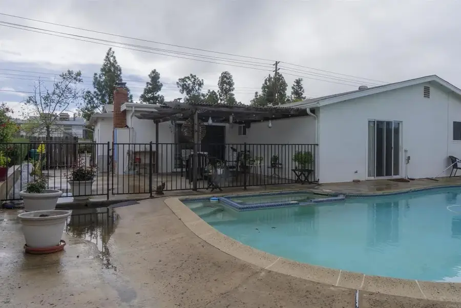 5610 Chateau Drive, San Diego, CA 92117 - #2