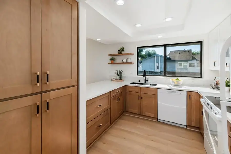 4085 Crystal Dawn #201, San Diego, CA 92122 - #2