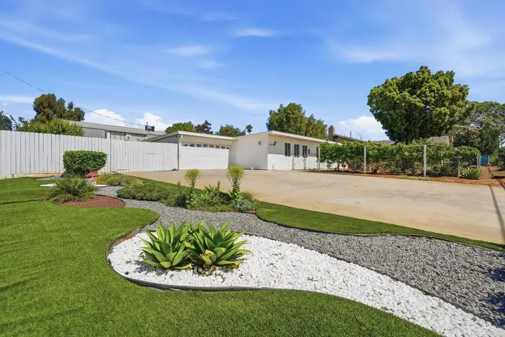 2152 Oak Hill Drive, Escondido, CA 92027 - #1