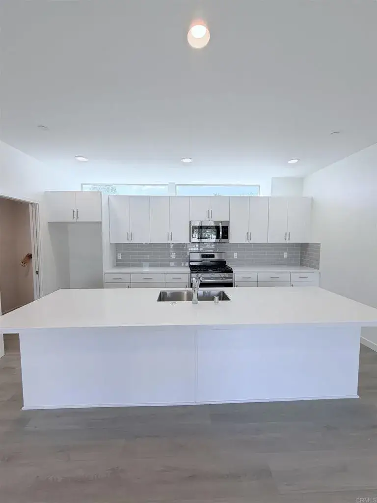 2244 Calle Chanate, San Diego, CA 92139 - #2