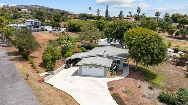 2091 Warmlands Ave, Vista, CA 92084