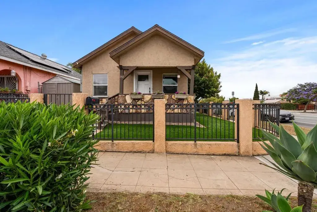 2501 L St., San Diego, CA 92102 - #1