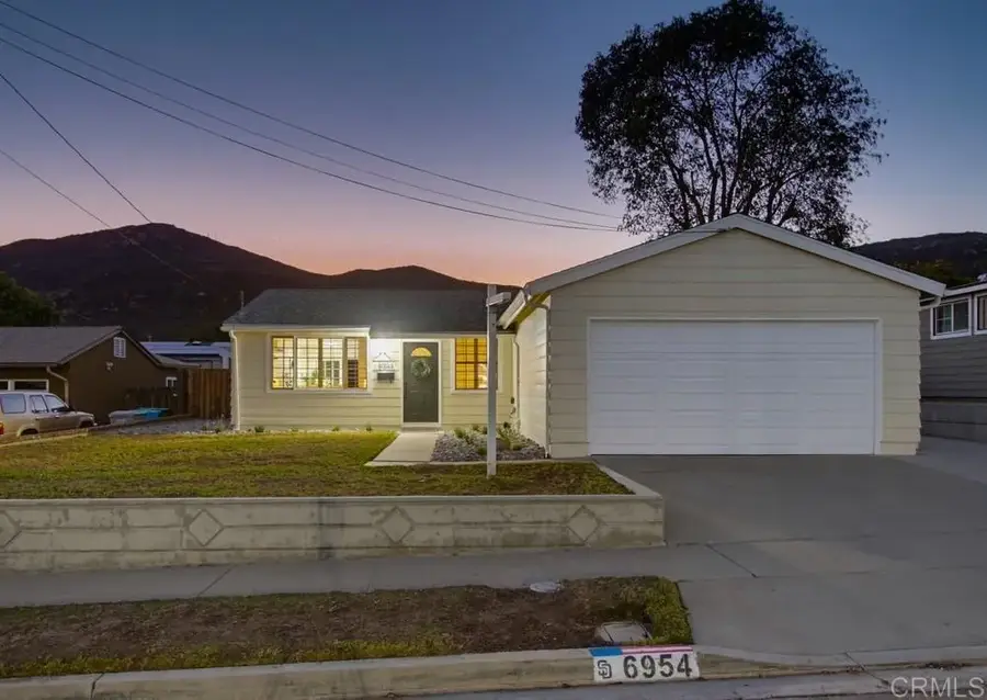 6954 Ballinger, San Diego, CA 92119 - #2