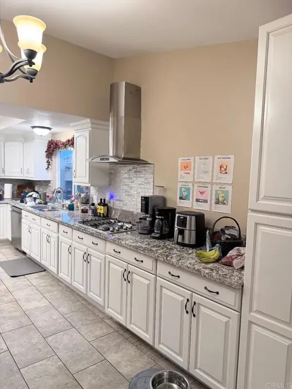 6986 Mountain Avenue, Highland, CA 92346