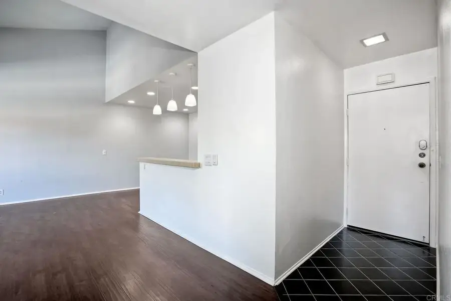 10350 Caminito Cuervo #111, San Diego, CA 92108 - #2
