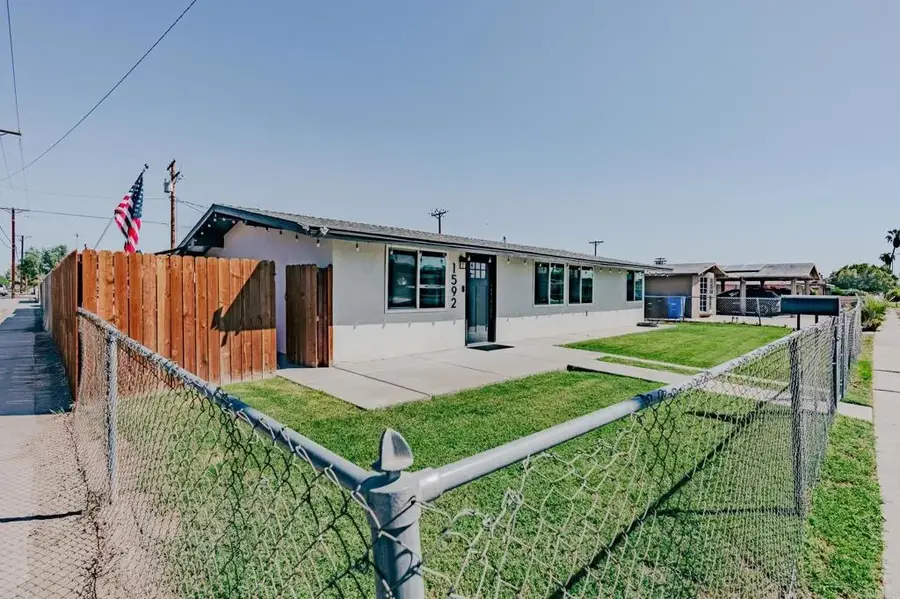 1592 Ross Avenue, El Centro, CA 92243 - #2