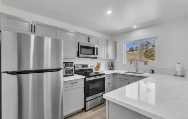 1679 Pentecost Way #6, San Diego, CA 92105