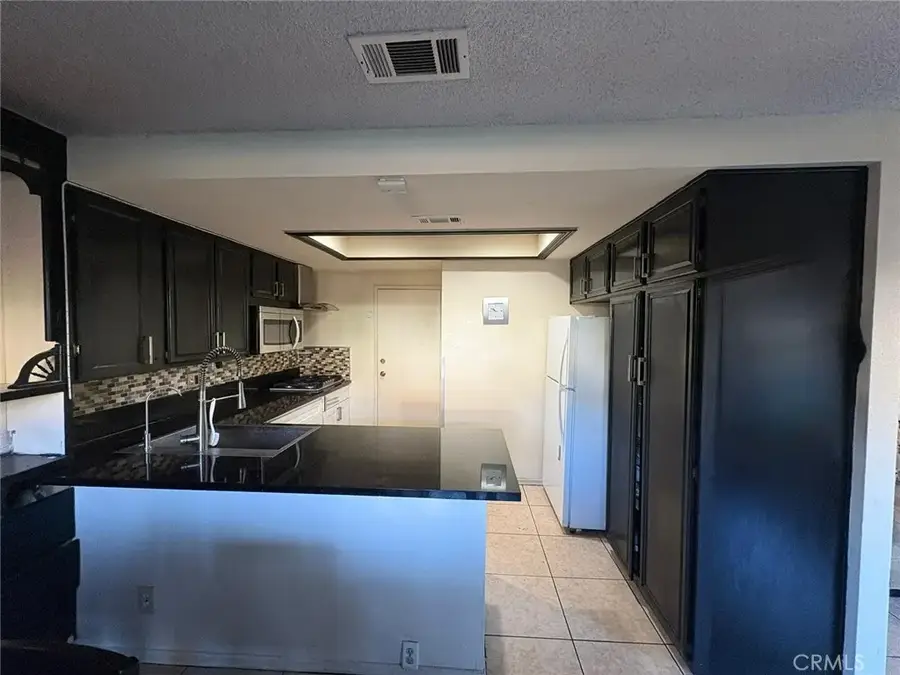 6100 Arbutus Avenue #42, Huntington Park, CA 90255 - Image #3