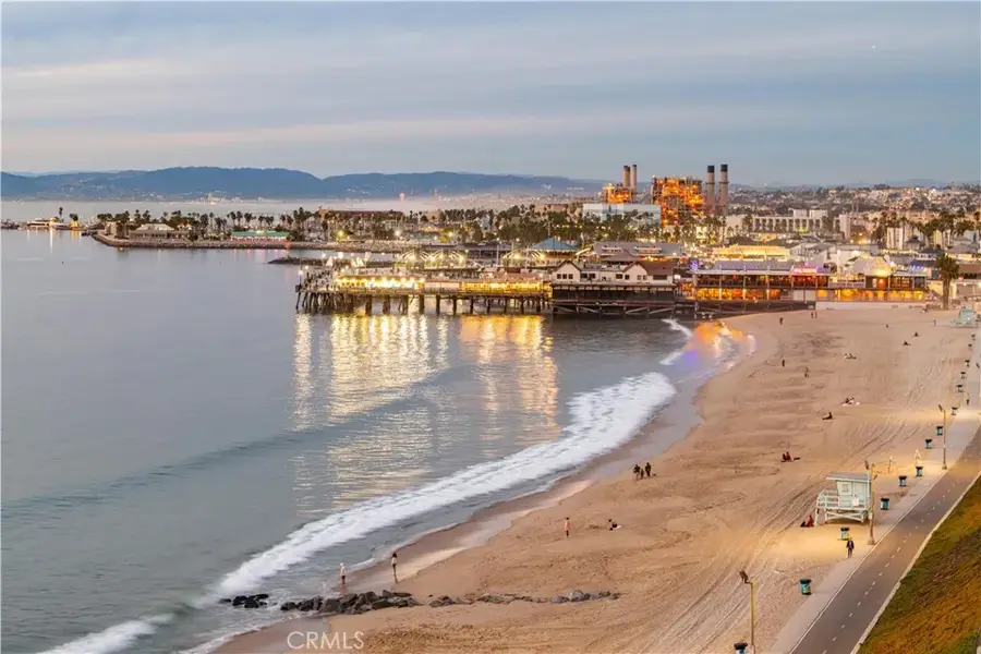 565 Esplanade #202, Redondo Beach, CA 90277 - Image #2